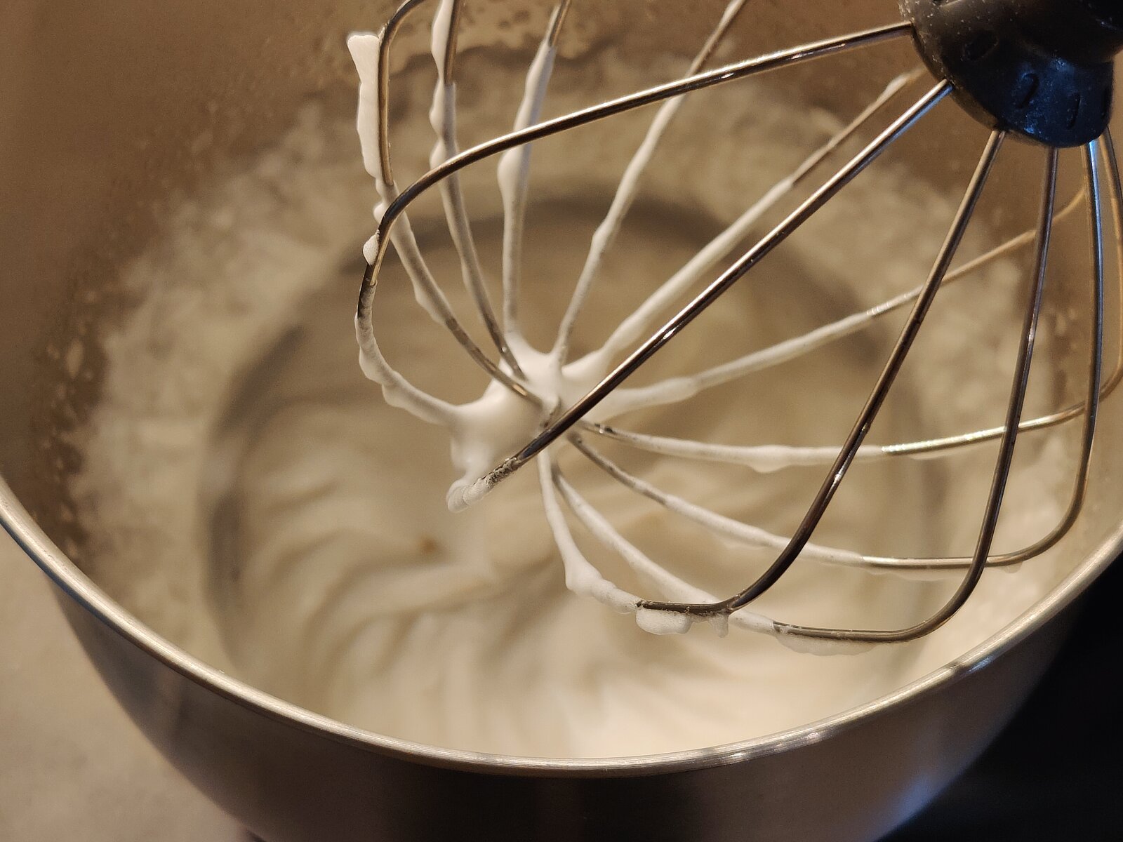 L'aquafaba montata, prima dello zucchero